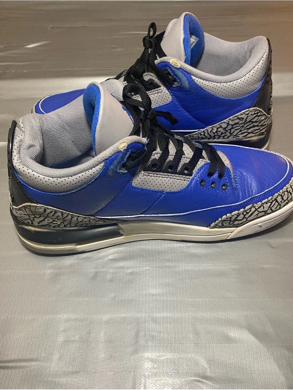 Jordan Air Jordan 3 Retro Varsity Royal CT8532-400 Men’s Mid Top Sneakers